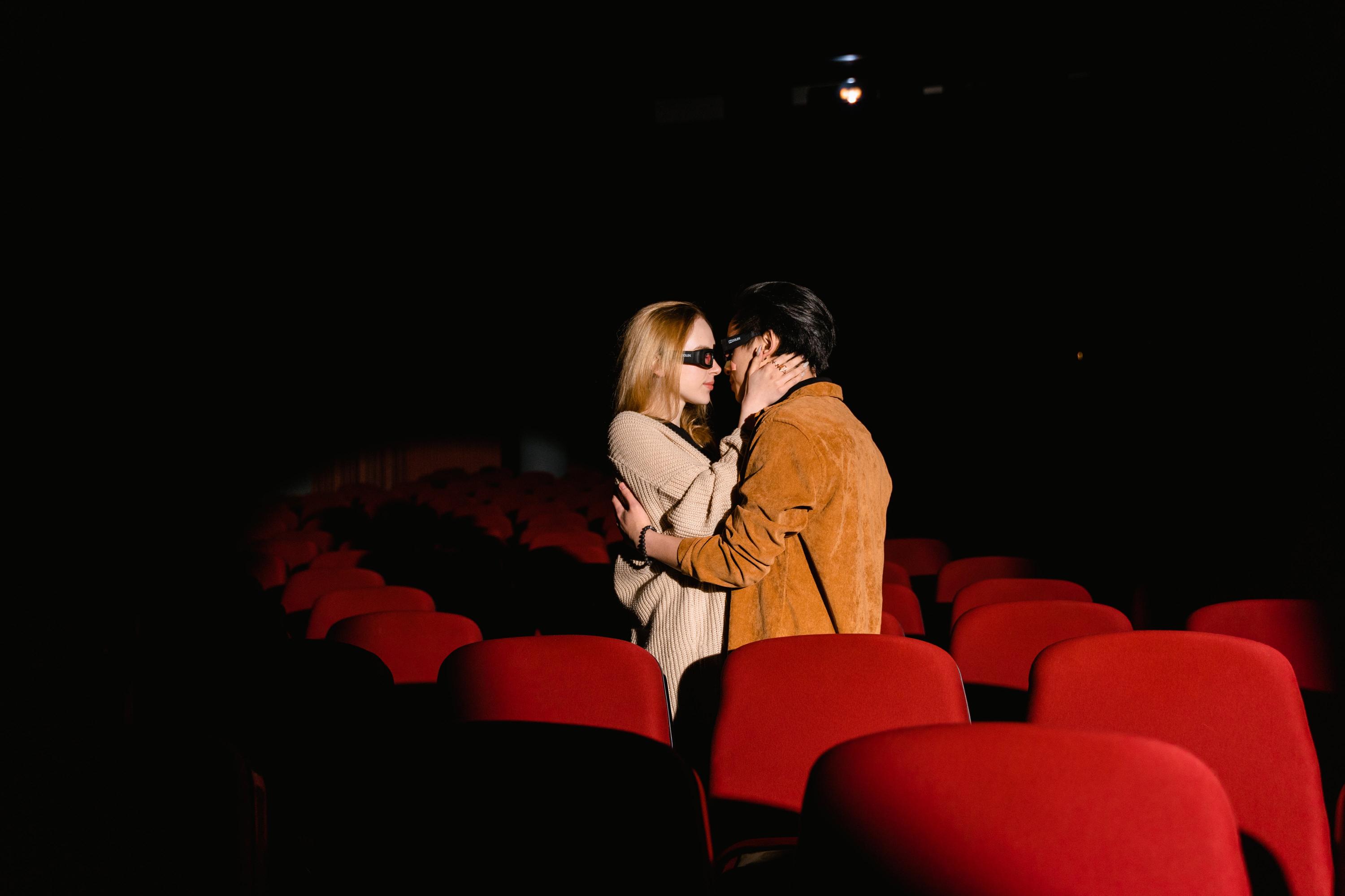 Innovazioni recenti: come il cinema sta rinnovando il genere romantico